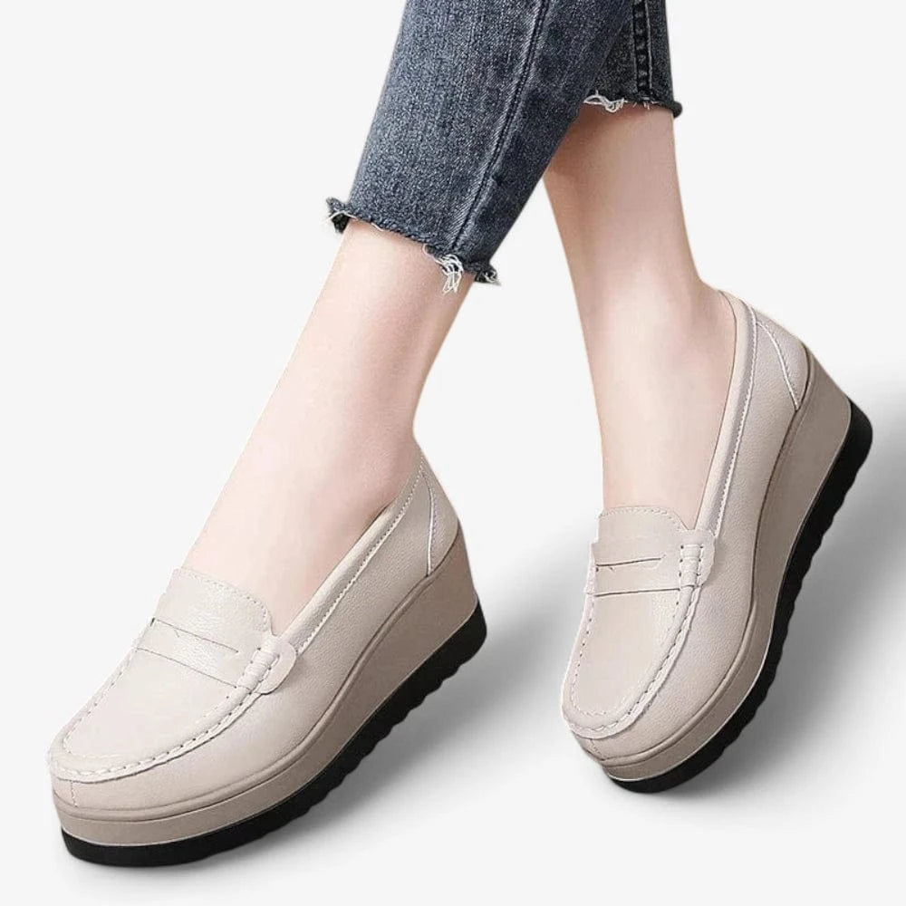 AtelierMocassin Mocassins Compensés Femme Beige en Daim