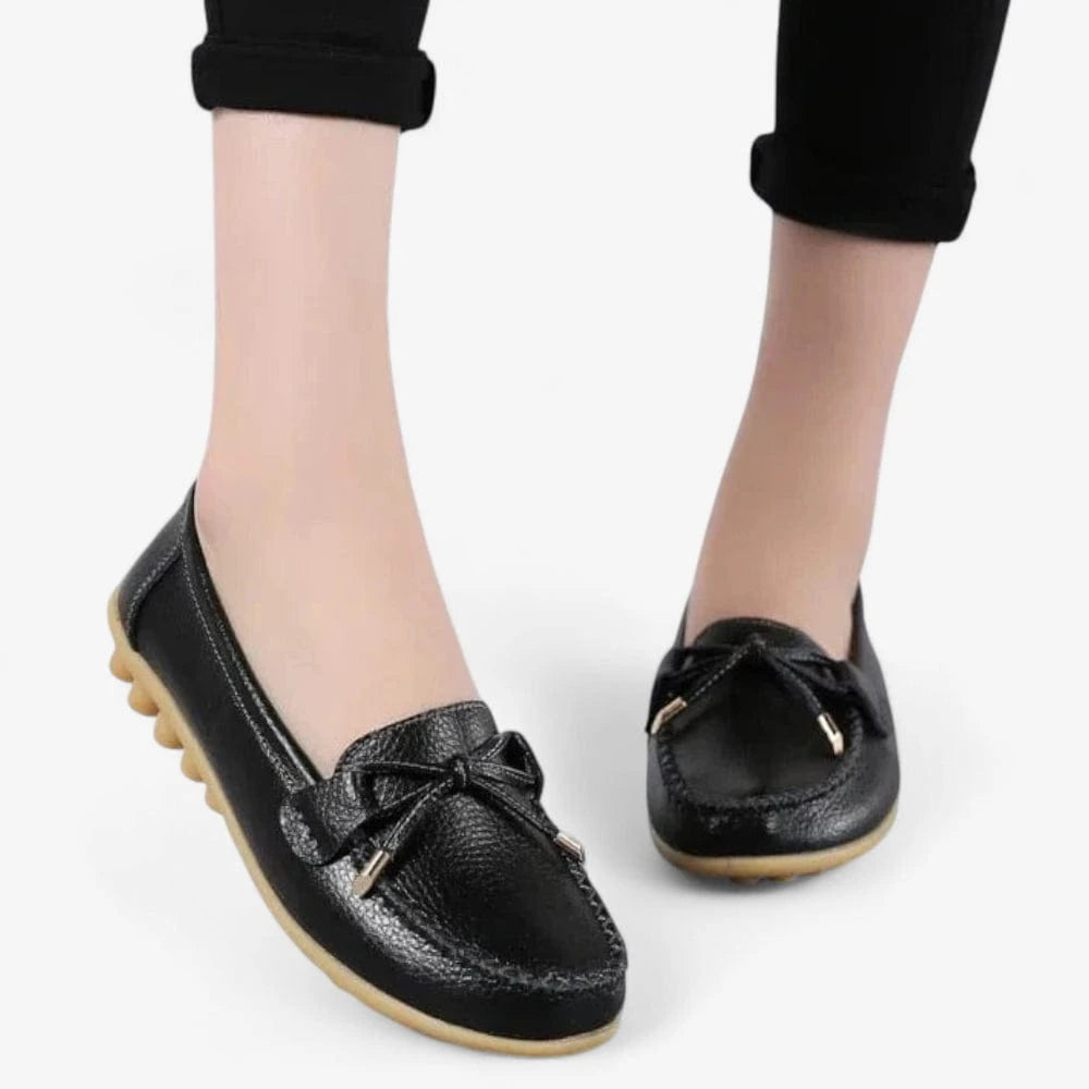 AtelierMocassin Mocassins Femme en Cuir Noir avec Nœud Esthétique