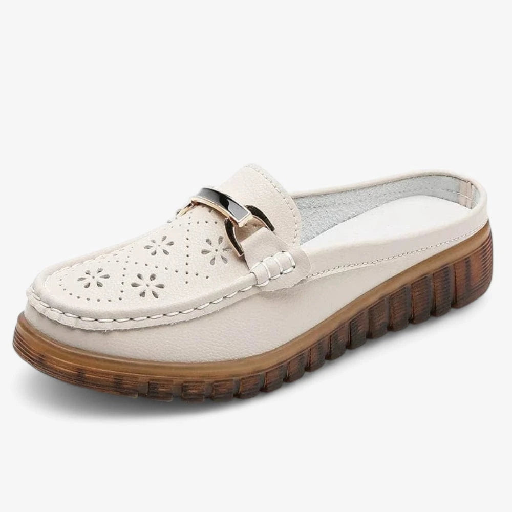 AtelierMocassin Beige / 34 Mocassins Femme en Cuir Beige Ajourées avec Ornement Métal