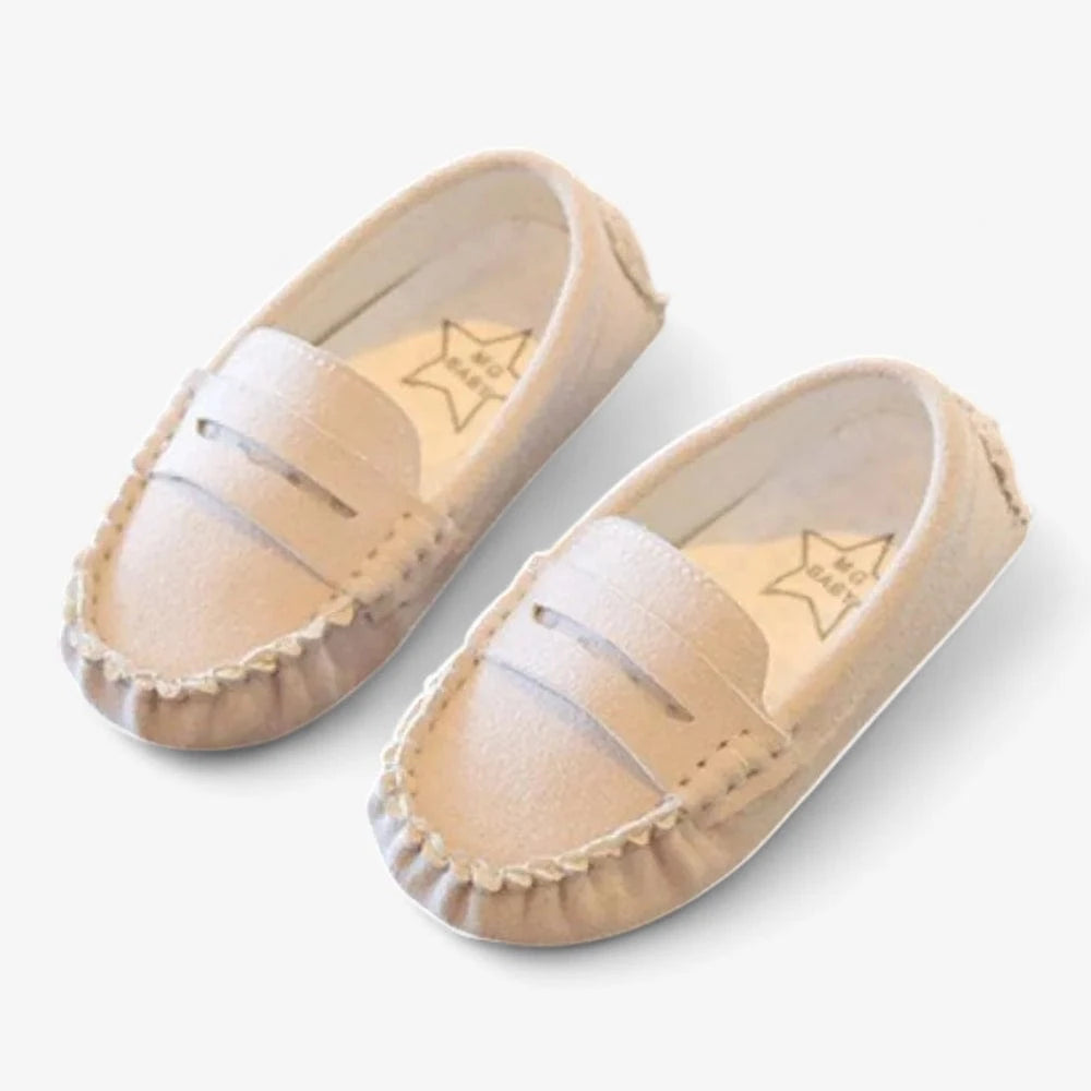 AtelierMocassin Mocassins en Cuir Beige Antidérapants pour Enfant – Style & Sécurité
