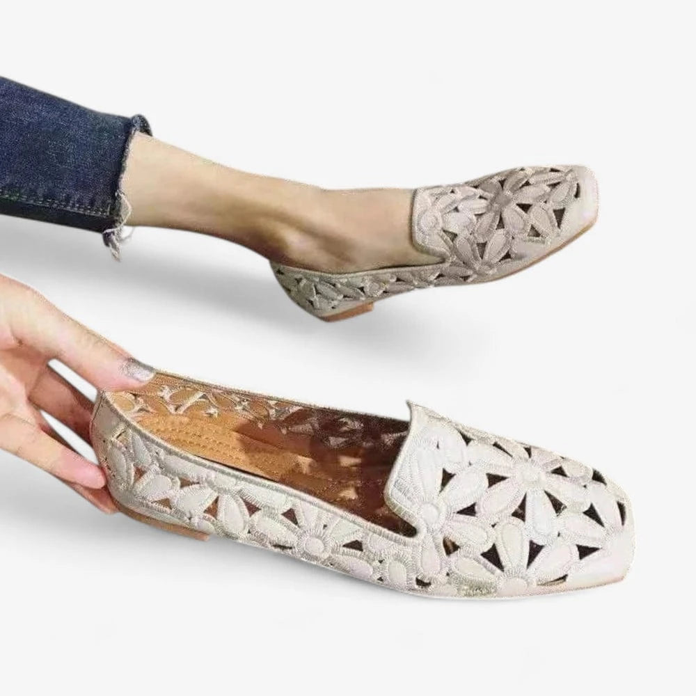 AtelierMocassin Mocassins Femme Ajourés Beige à Motif Floral