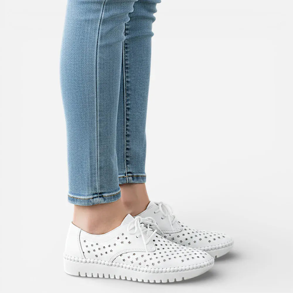 AtelierMocassin Mocassins Femme en Cuir Blanc Perforé à Lacets