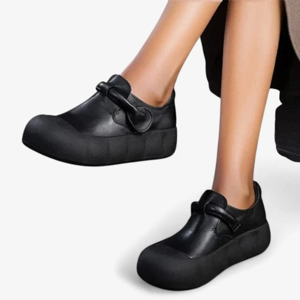 AtelierMocassin Mocassins Femme Noir en Cuir à Semelle Épaisse – Style et minimalisme