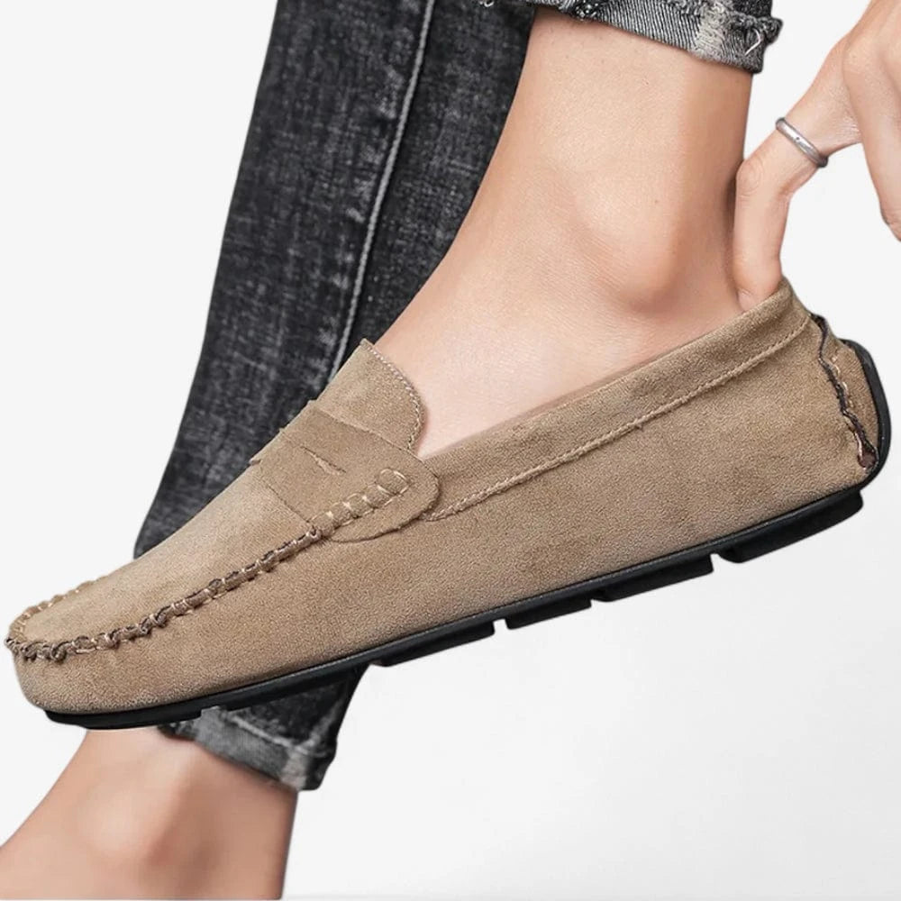 AtelierMocassin Mocassins Homme en Daim Beige Penny Loafer – Élégance Décontractée